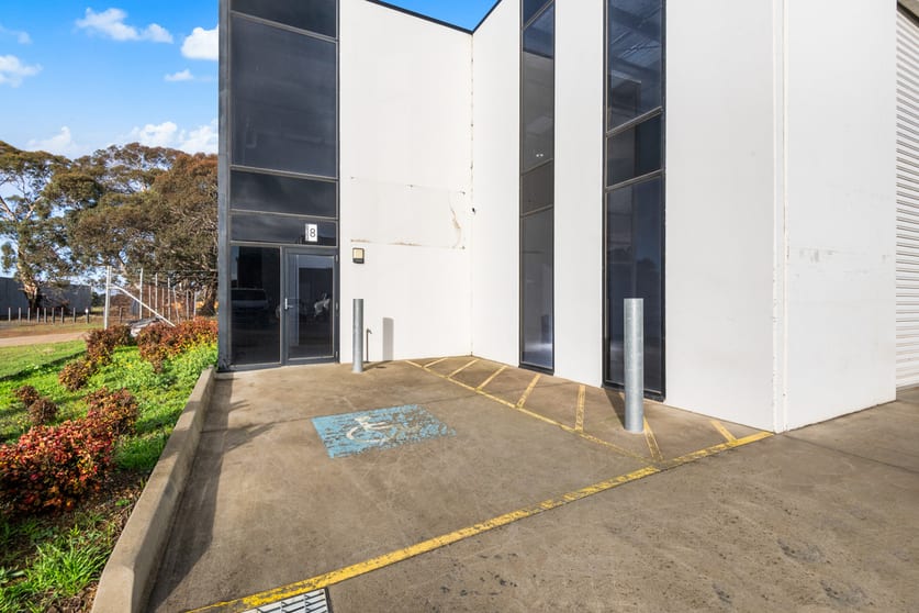 Click to view all images 8/55 Holder Road Bannockburn VIC 3331 - Image 1