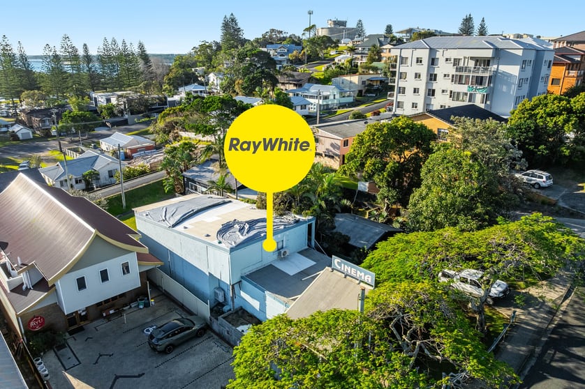 Click to view all images 13 Coldstream Street Yamba NSW 2464 - Image 2