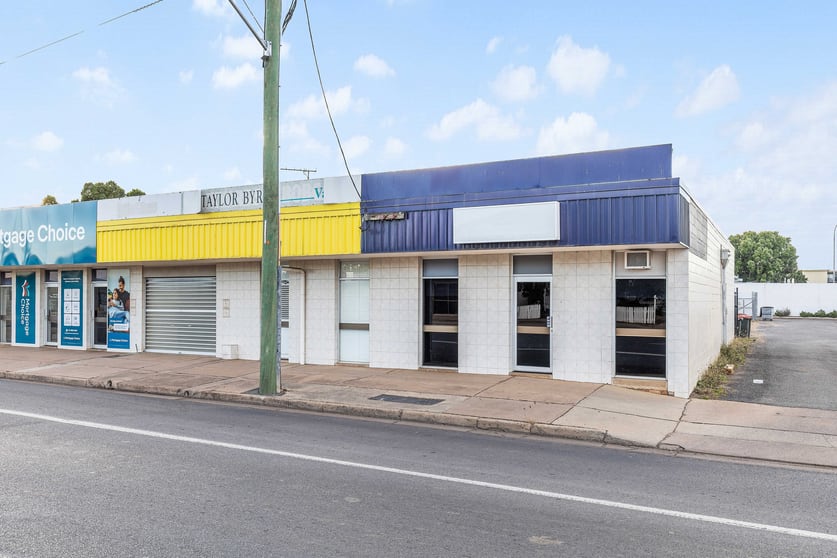 Shop 1&2/10 Egerton Street Emerald QLD 4720 - Image 1