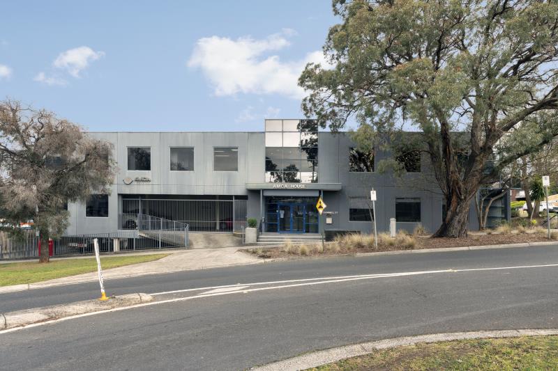 Click to view all images 30 Cromwell Street Burwood VIC 3125 - Image 1