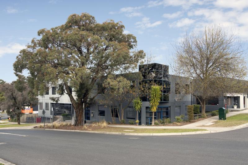 Click to view all images 30 Cromwell Street Burwood VIC 3125 - Image 3