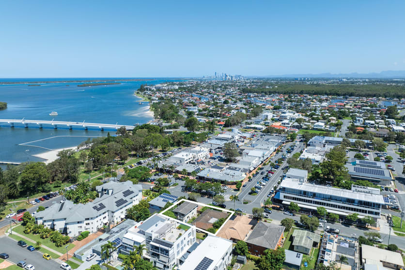 Click to view all images 7-9 Bruce Avenue Paradise Point QLD 4216 - Image 2