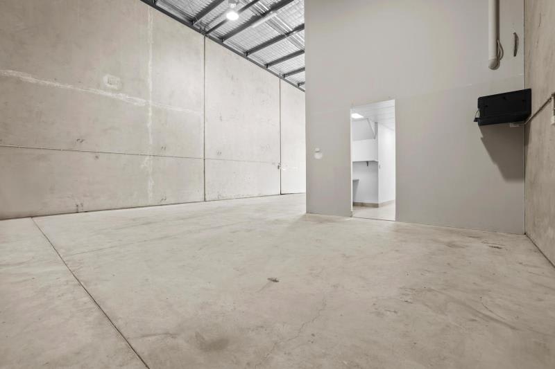 Click to view all images Unit 2/10-12 Montore Road Minto NSW 2566 - Image 3