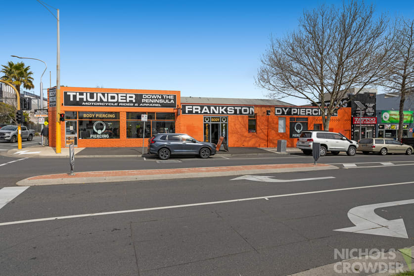 Click to view all images 2 Young Street Frankston VIC 3199 - Image 2