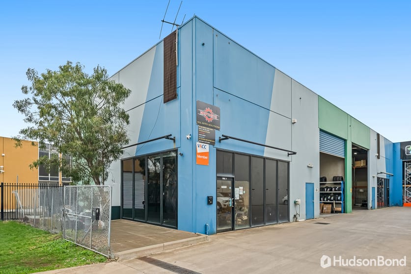 Click to view all images 1/8 Motto Court Hoppers Crossing VIC 3029 - Image 1