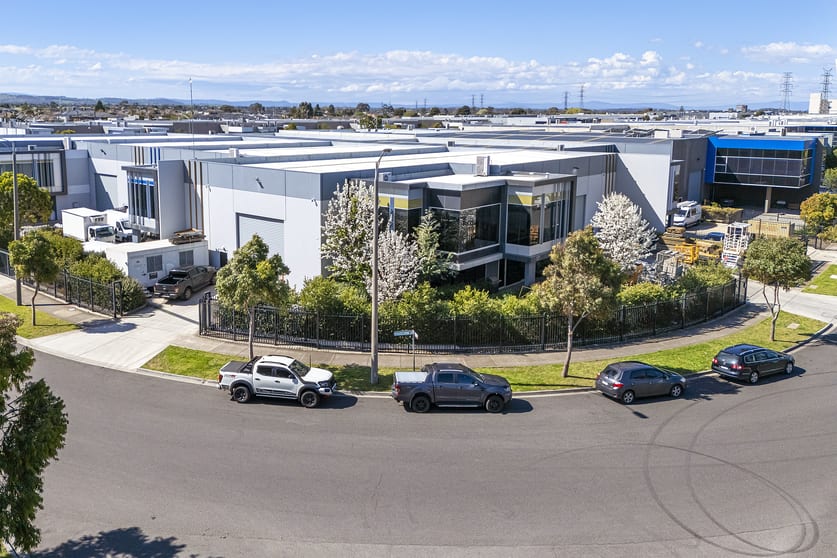 17 Latitude Boulevard Thomastown VIC 3074 - Image 1