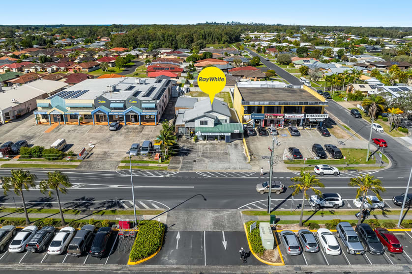 Click to view all images 10 Treelands Drive Yamba NSW 2464 - Image 1