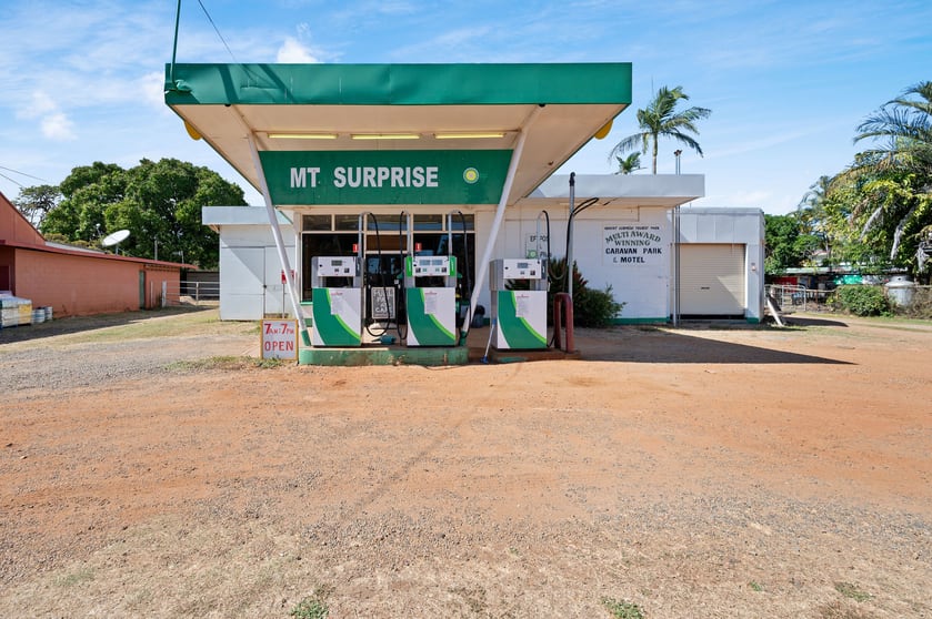 Click to view all images 23 Garland Street Mount Surprise QLD 4871 - Image 3