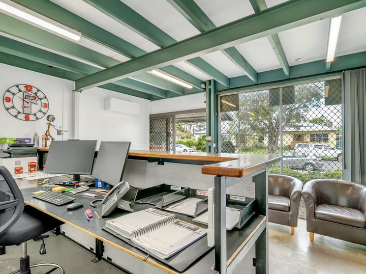 Click to view all images 3 Beeton Parade Taree NSW 2430 - Image 2
