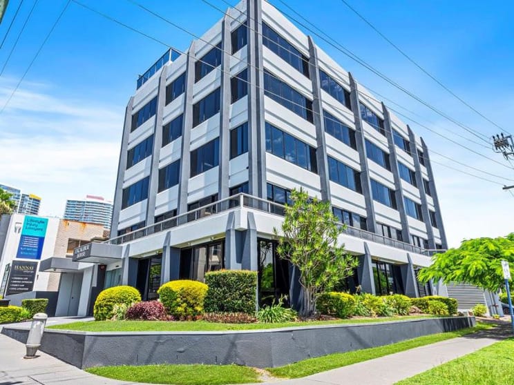 Click to view all images Unit 4/52 Davenport Street Southport QLD 4215 - Image 3