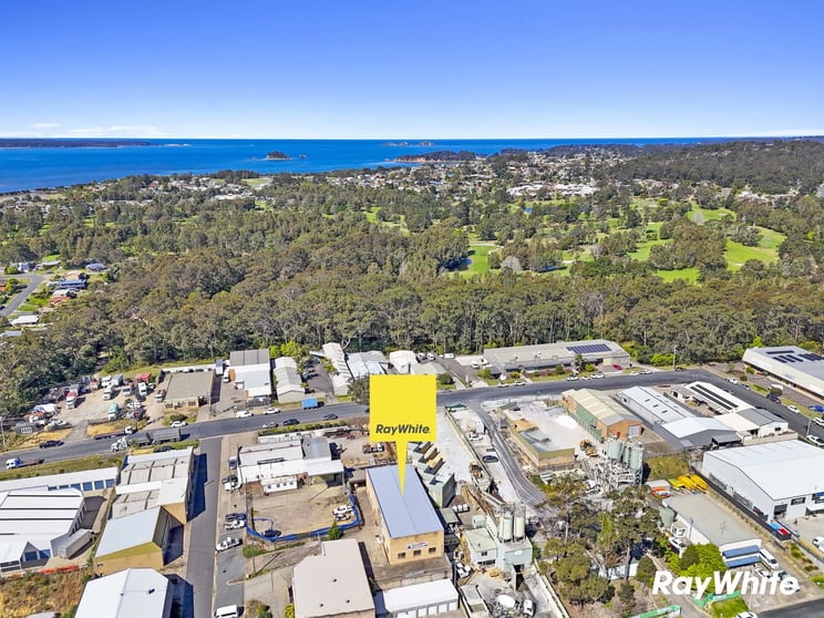 Click to view all images 3 Russell Lane Batemans Bay NSW 2536 - Image 1