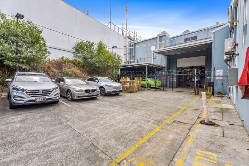 Click to view all images 5 Goodyear Street Southport QLD 4215 - Image 3