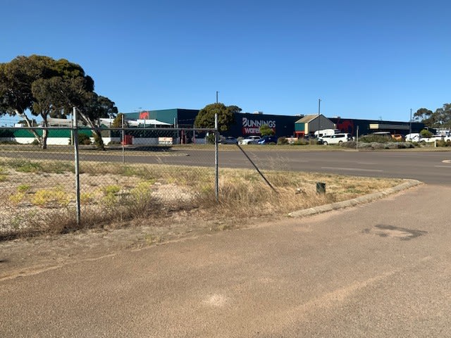 Click to view all images 32 Norseman Road Chadwick WA 6450 - Image 3