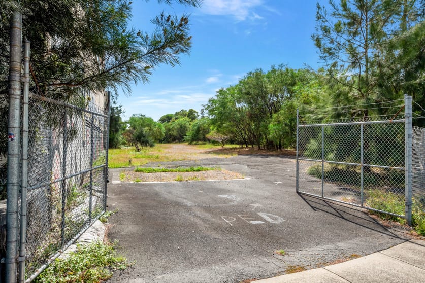 Click to view all images Smith Street Tempe NSW 2044 - Image 3
