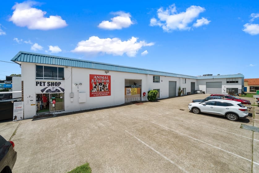 Click to view all images 33 Brendan Drive Nerang QLD 4211 - Image 2