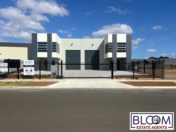 Click to view all images 71 Collins Road Melton VIC 3337 - Image 2