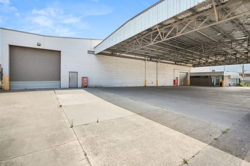 Click to view all images 5-7 Alick Road Tottenham VIC 3012 - Image 2