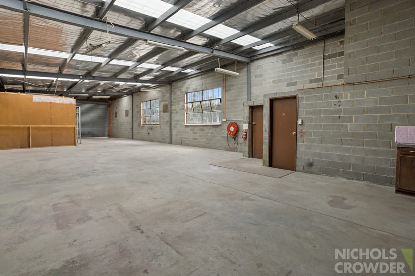 Click to view all images 1/11 Wise Avenue Seaford VIC 3198 - Image 2