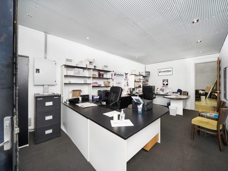 Click to view all images 1/12 Marriott Street Oakleigh VIC 3166 - Image 2