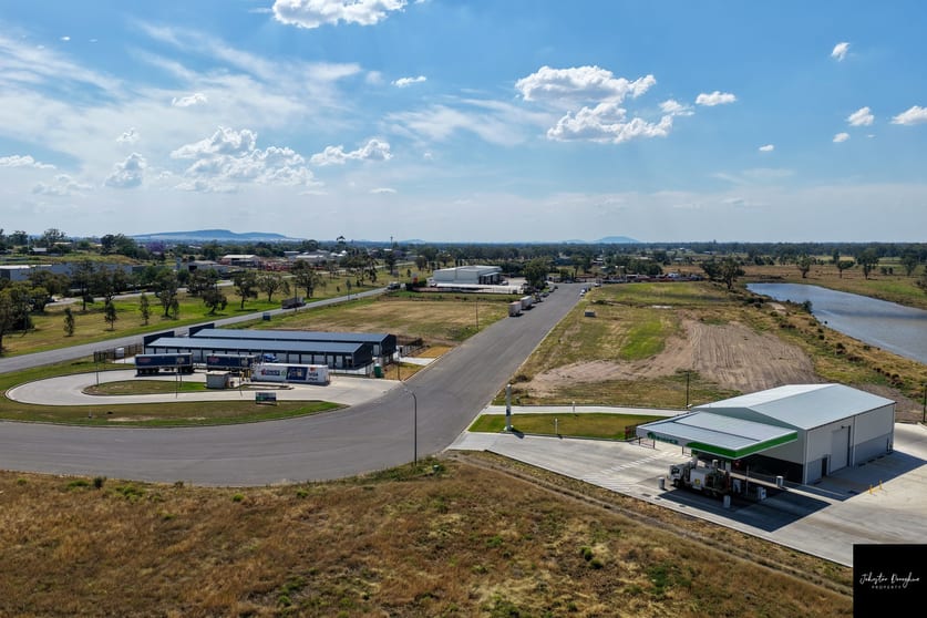 Click to view all images 5-8 & 11-1/5-8 & 11-1 Law Close Gunnedah NSW 2380 - Image 1