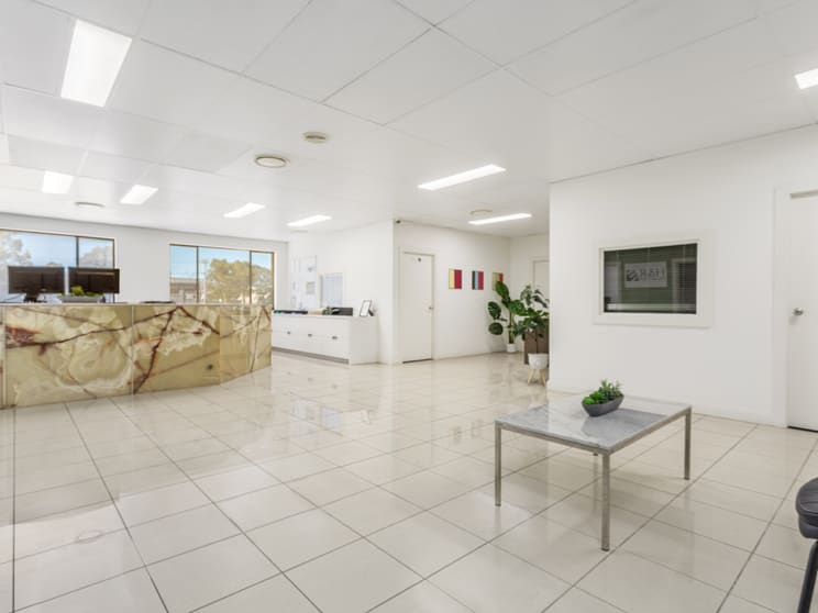 Click to view all images 120 Long Street Smithfield NSW 2164 - Image 4