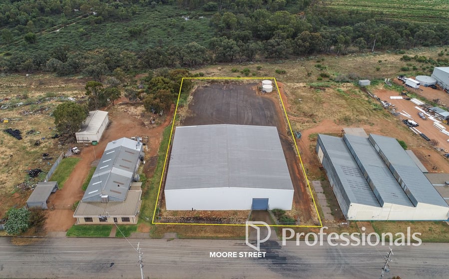 Click to view all images 47 Moore Street Robinvale VIC 3549 - Image 1