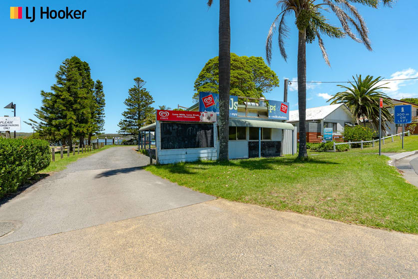 Click to view all images 114 Greenwell Point Road Greenwell Point NSW 2540 - Image 2