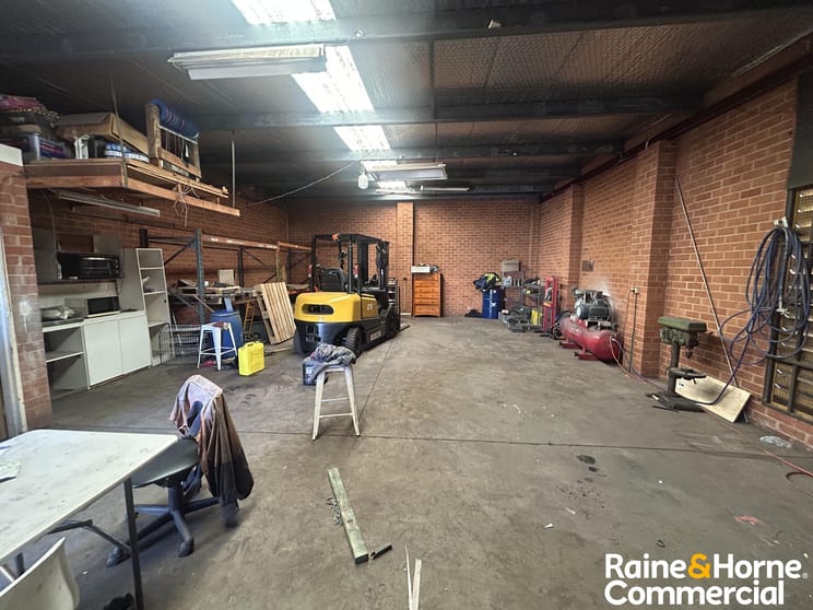 Click to view all images Unit 17C/4 Louise Avenue Ingleburn NSW 2565 - Image 3