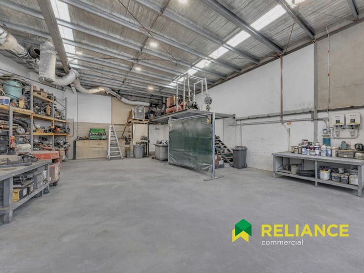 Click to view all images 27/12-20 James Court Tottenham VIC 3012 - Image 3