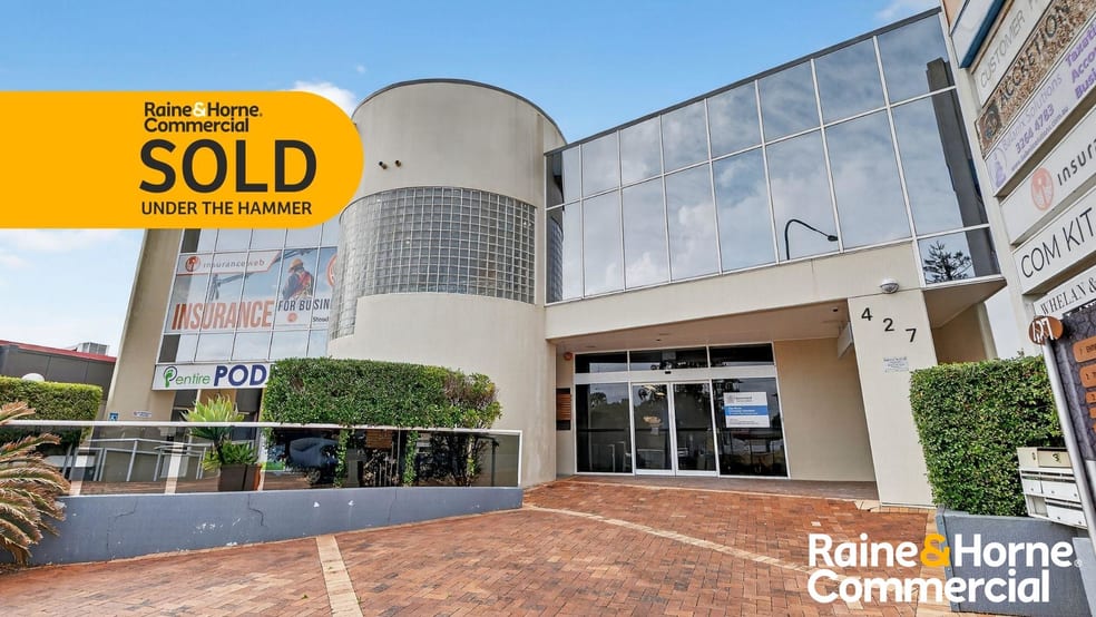 Click to view all images 2/427 Gympie Road Strathpine QLD 4500 - Image 1
