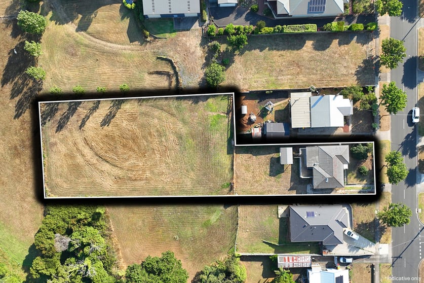 Click to view all images 28 Buln Buln Road Drouin VIC 3818 - Image 3