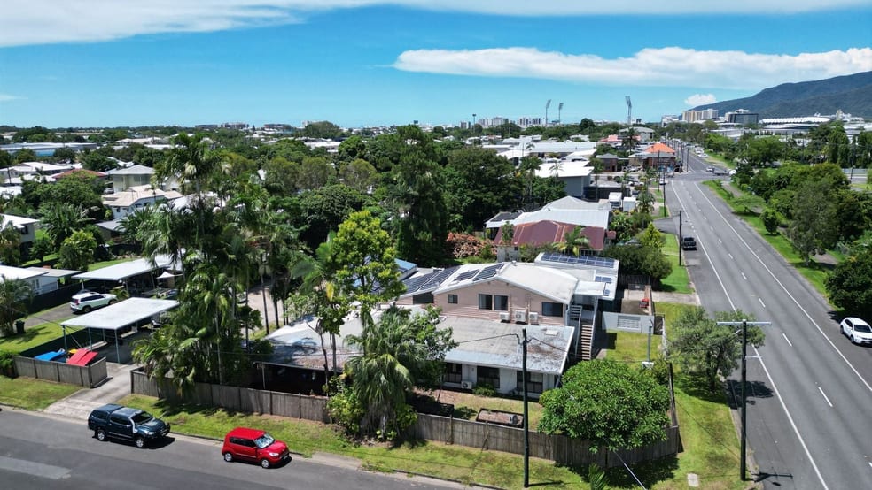Click to view all images 234 Spence Street Bungalow QLD 4870 - Image 3