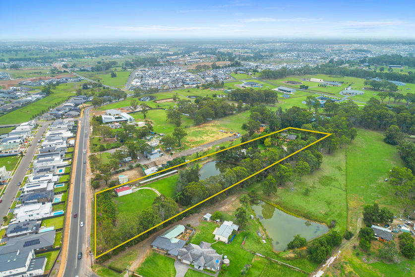 Click to view all images 10 Edwards Road Nelson NSW 2765 - Image 2
