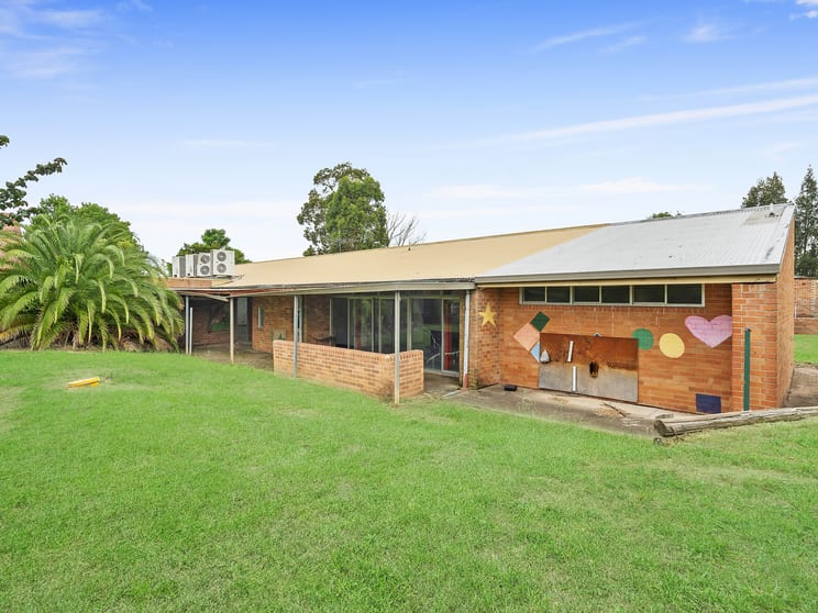 Click to view all images 41 Halinda Street Whalan NSW 2770 - Image 3