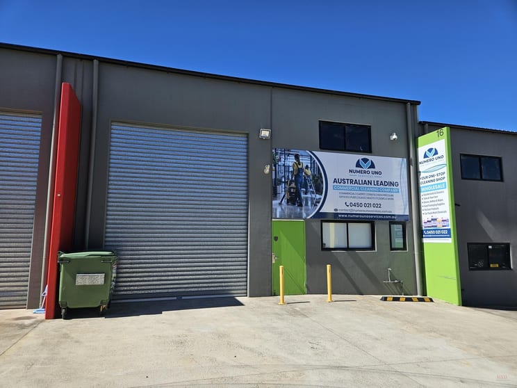Click to view all images Unit 16/17 Old Dairy Close Moss Vale NSW 2577 - Image 1