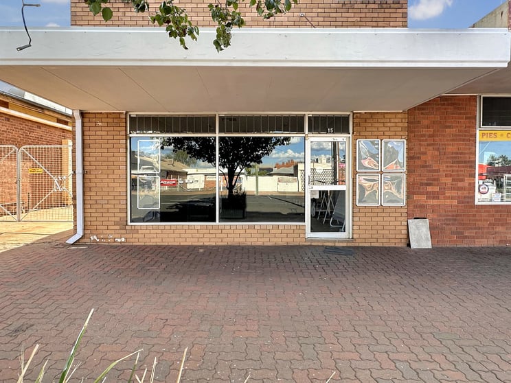 Click to view all images 15 Barton Street Cobar NSW 2835 - Image 1