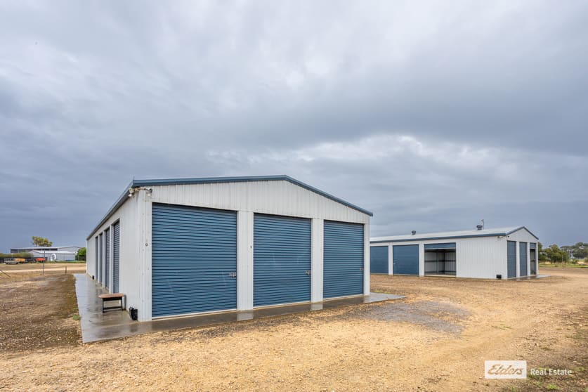 Click to view all images 10 Brighton Drive Naracoorte SA 5271 - Image 2