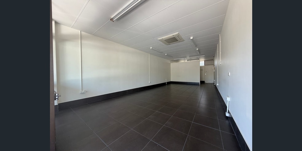 4/8-16 Redland Bay Road Capalaba QLD 4157 - Image 2