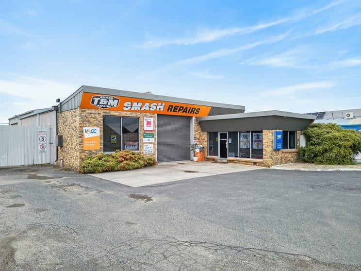 Click to view all images 244-248 York Street Sale VIC 3850 - Image 3