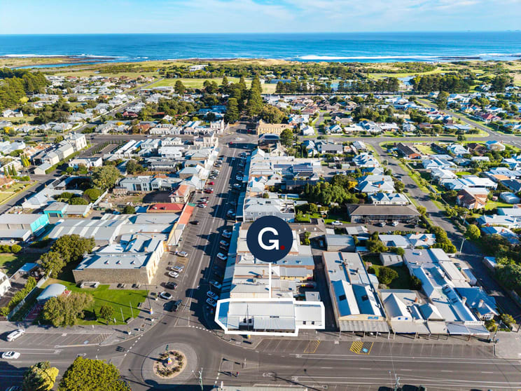 Click to view all images 74 Sackville Street Port Fairy VIC 3284 - Image 2
