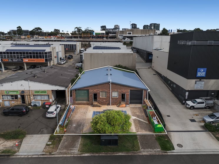 Click to view all images 18 Yalgar Road Kirrawee NSW 2232 - Image 1