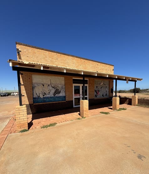 Click to view all images 408 Robinson Street East Carnarvon WA 6701 - Image 1