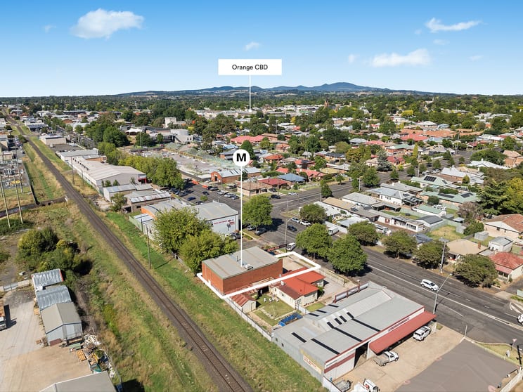Click to view all images 286 Peisley Street Orange NSW 2800 - Image 2