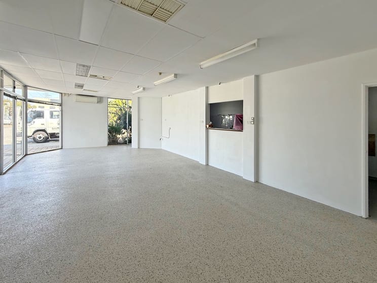 Click to view all images Malaga WA 6090 - Image 3