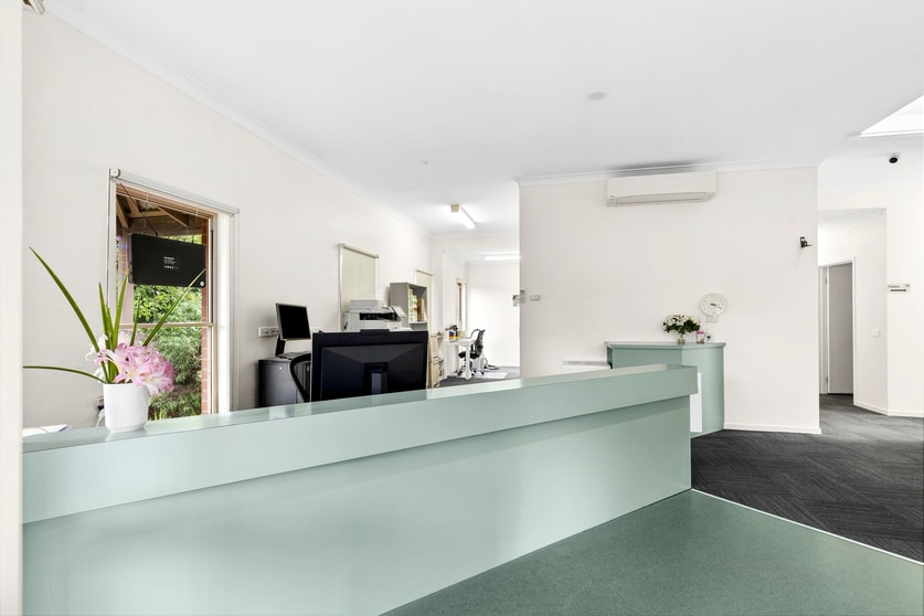 Click to view all images 198 South Valley Road Highton VIC 3216 - Image 2