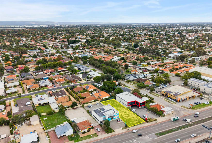 Click to view all images 329 Great Eastern Hwy Redcliffe WA 6104 - Image 2