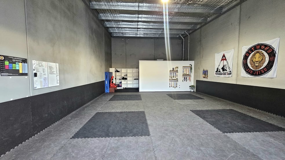 Click to view all images unit 4/31 Corporation Avenue Robin Hill NSW 2795 - Image 2