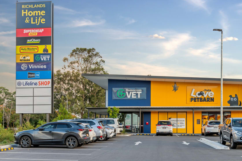 Click to view all images Richlands Home & Life 215 Government Road & 20 Garden Road Richlands QLD 4077 - Image 2