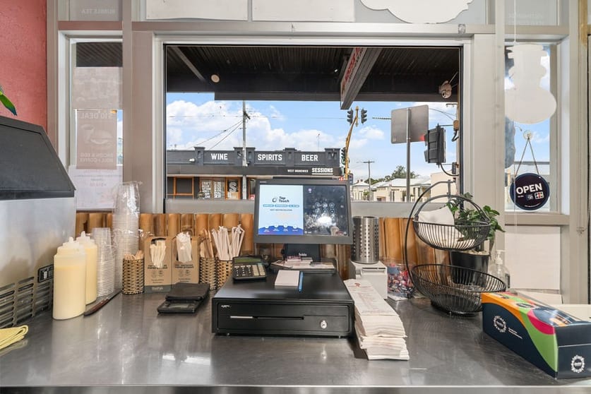 Click to view all images 87 Melville Road Brunswick West VIC 3055 - Image 3