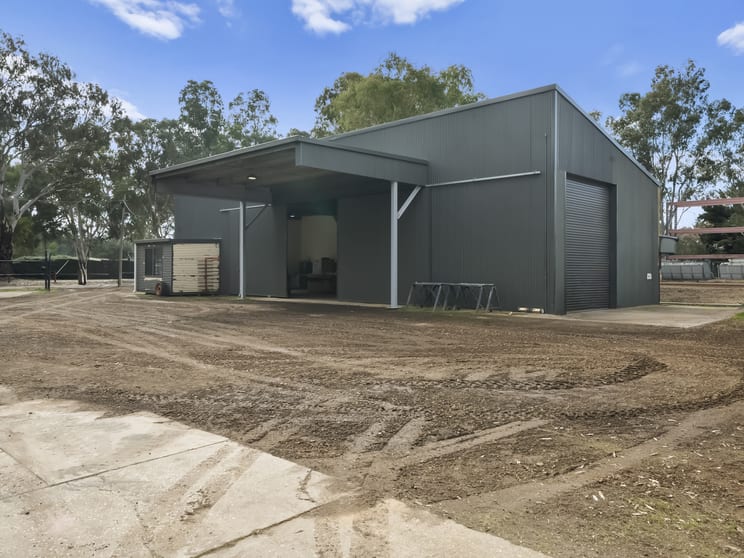 Click to view all images 3 Hanna Street Seymour VIC 3660 - Image 2